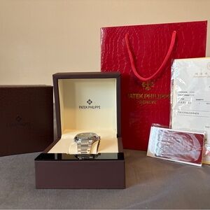 Beautiful Luxury Olive Green Dial Smooth Bezel 41.6mm watch